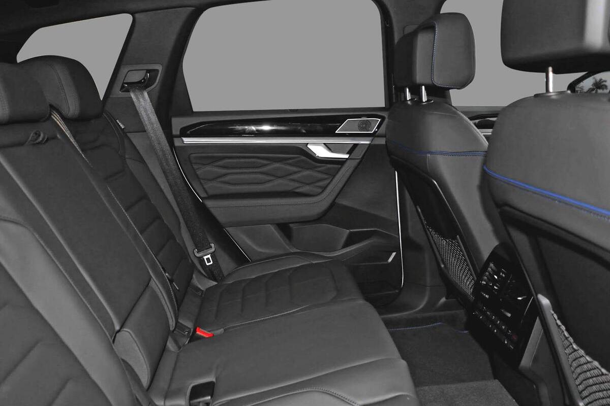 2024 Volkswagen Touareg R RC Auto 4MOTION MY24 image 9