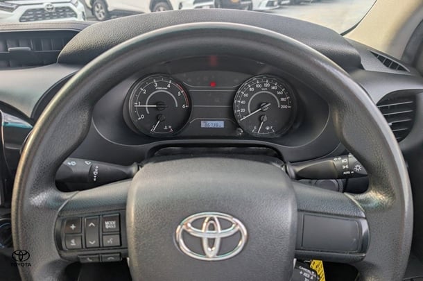 2017 Toyota Hilux Workmate image 14