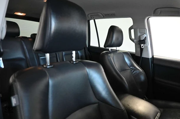 2020 Toyota Prado GXL image 18
