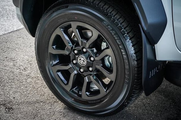 2025 Toyota Hilux 4x4 Rogue image 5