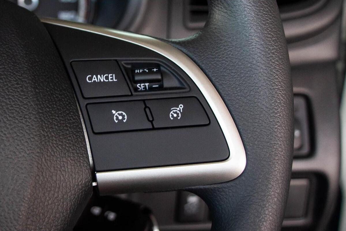 2024 Mitsubishi Triton GLX MR Auto 4x2 MY23 image 12