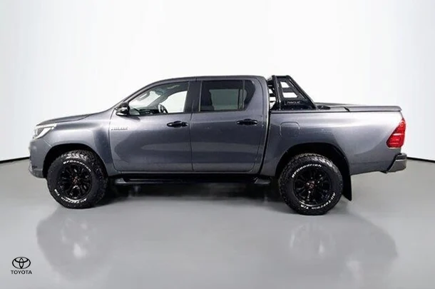 2018 Toyota Hilux Rogue image 5