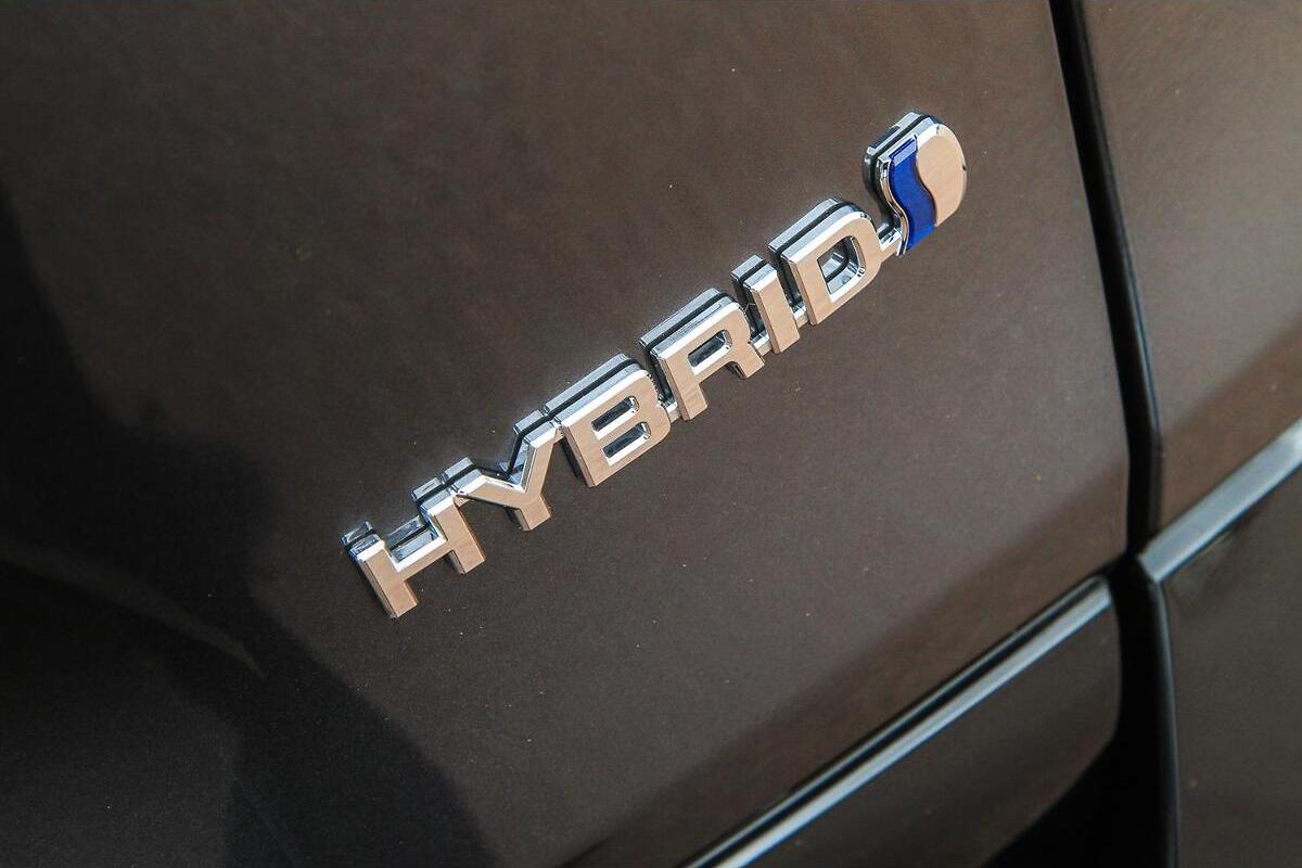 2025 Toyota RAV4 XSE Auto 2WD image 7