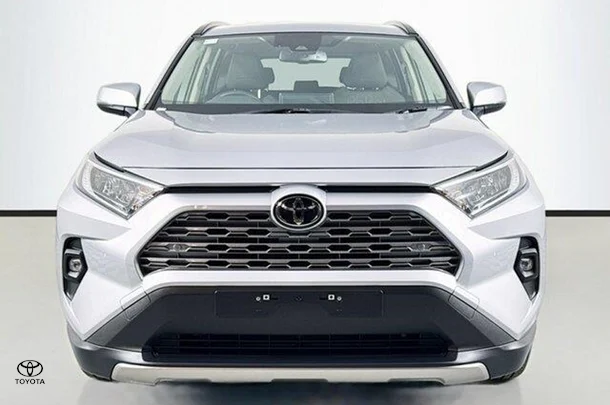 2022 Toyota RAV4 GXL image 2