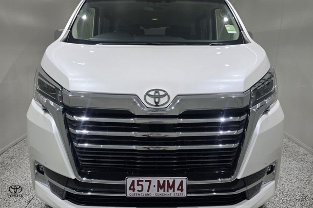 2022 Toyota Granvia Standard image 6