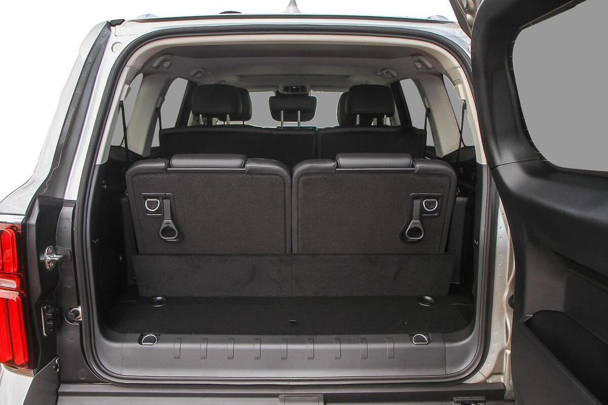 2025 GWM Tank 500 Lux Hybrid Auto 4WD image 9