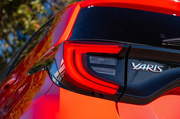 2024 TOYOTA Yaris Hybrid SX image 24