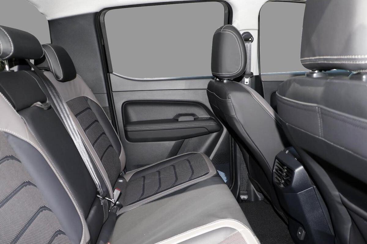 2024 Volkswagen Amarok TDI600 Style NF Auto 4MOTION Perm MY24 Dual Cab image 8