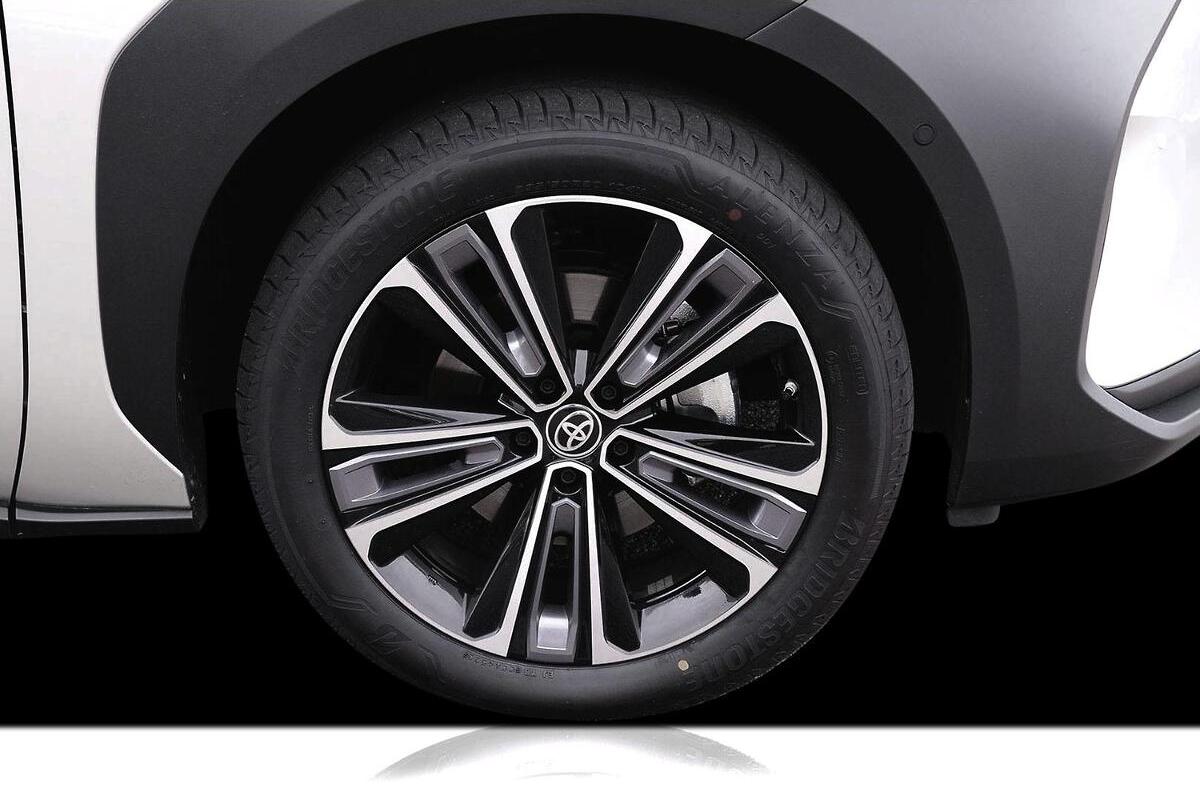 2024 Toyota bZ4X Auto AWD image 18