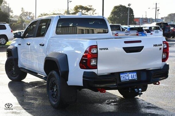 2023 Toyota Hilux GR-SPORT image 3