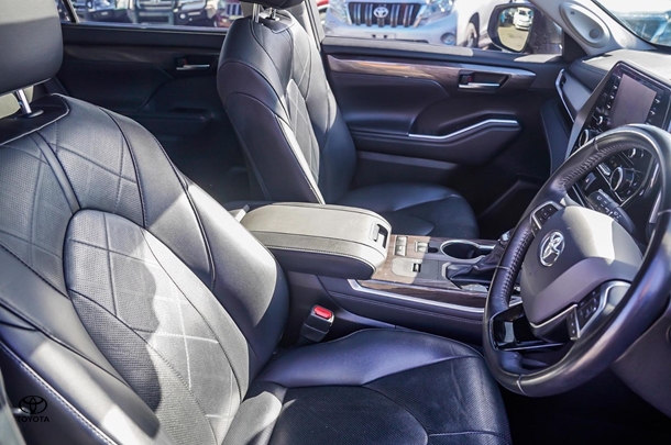 2021 Toyota Kluger Grande image 9