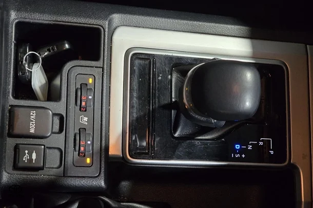 2019 Toyota Prado VX image 20