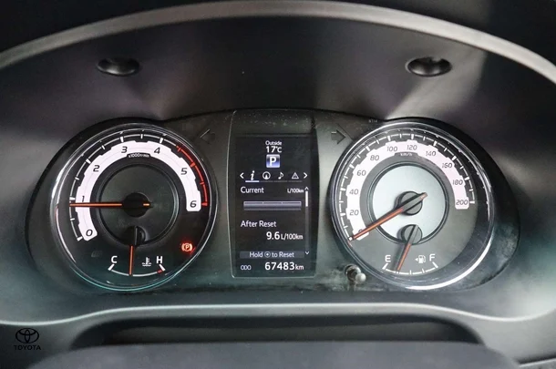 2018 Toyota Hilux 4x4 Rugged X image 13