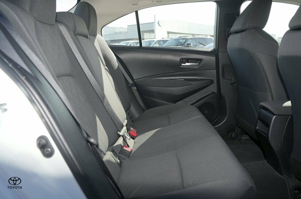 2020 Toyota Corolla Sedan Hybrid SX image 9