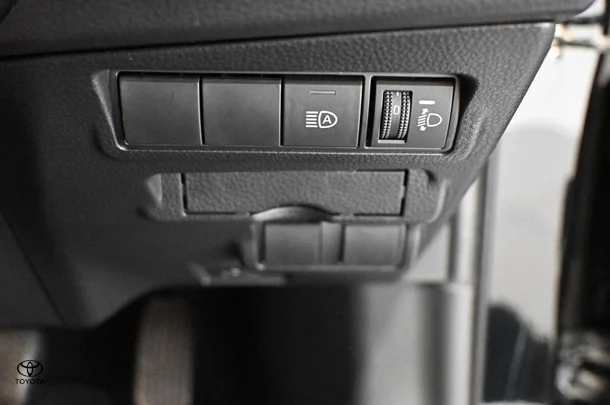 2023 Toyota Corolla Cross Petrol GX image 17