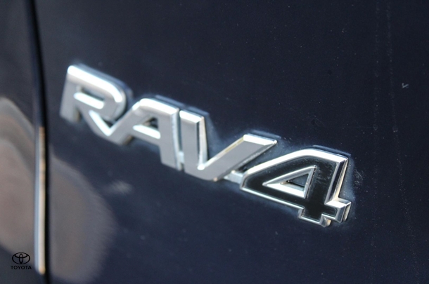 2020 Toyota RAV4 Hybrid GX-2WD image 12