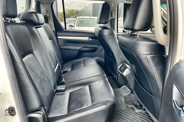 2020 Toyota Hilux SR5 image 22