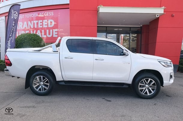 2020 Toyota Hilux SR5 image 5