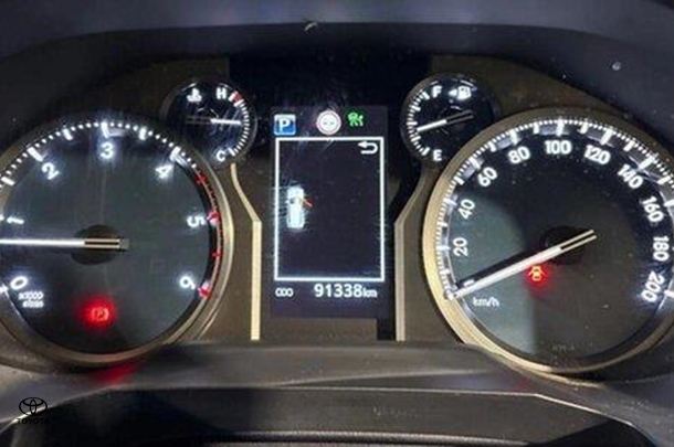 2021 Toyota Prado GX image 14