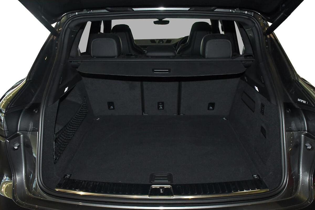 2024 Porsche Cayenne GTS 9YA II Auto 4x4 MY25 image 9