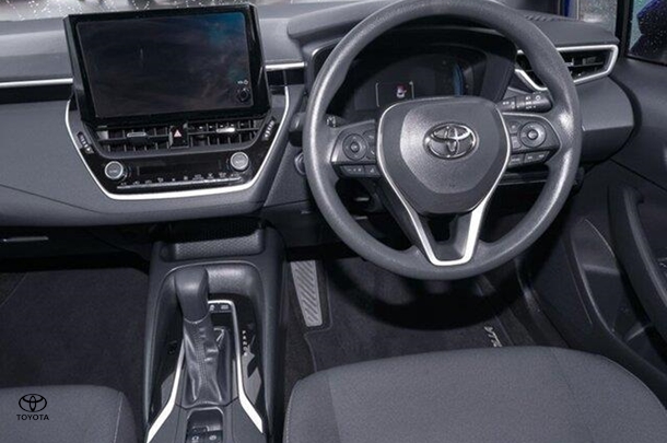 2024 Toyota Corolla Hatch Hybrid Ascent Sport image 7