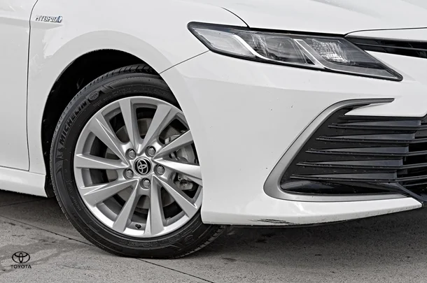 2024 Toyota Camry Hybrid Ascent image 6
