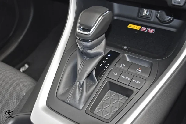 2024 Toyota RAV4 GXL-2WD image 12