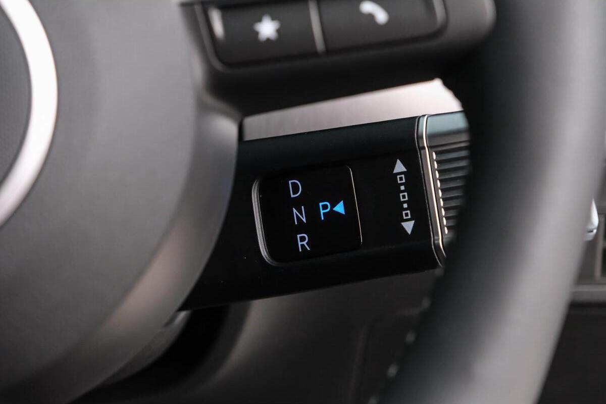 2025 Hyundai Kona Premium Auto 2WD MY25 image 17
