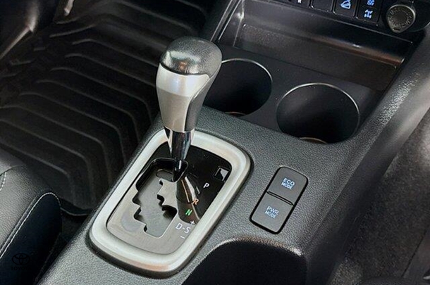 2021 Toyota Hilux SR5 image 16