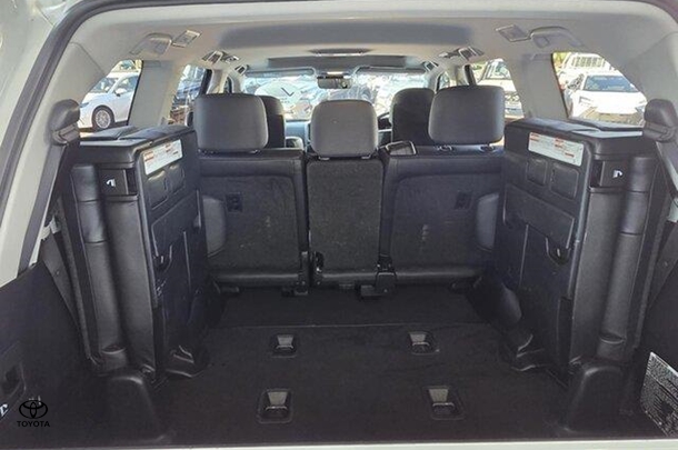 2020 Toyota Landcruiser Sahara image 15