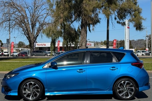 2018 Toyota COROLLA ZR image 4
