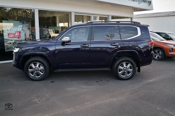 2021 Toyota Landcruiser Sahara image 3