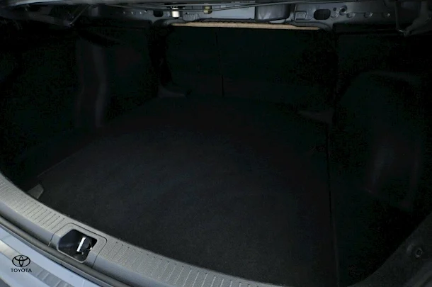2022 Toyota Corolla Sedan Hybrid ZR image 8