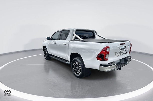 2020 Toyota Hilux SR5 image 5