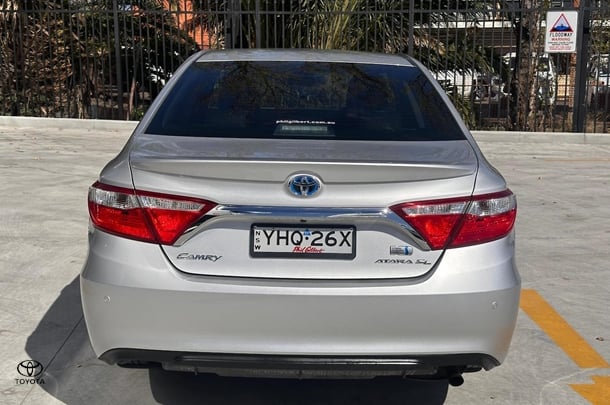 2017 Toyota Camry Hybrid Hybrid Atara SL image 4