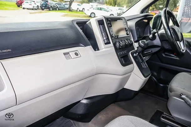 2020 Toyota Hiace LWB image 7