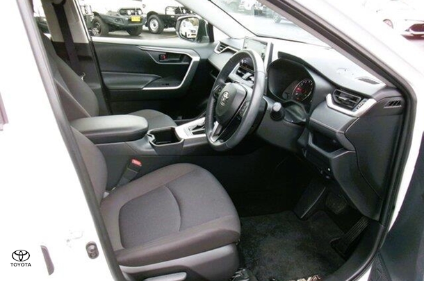 2022 Toyota RAV4 GX image 12