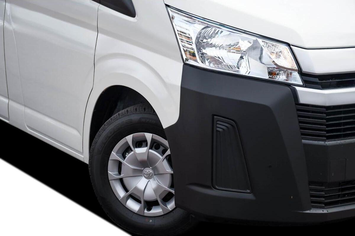 2024 Toyota Hiace LWB Manual image 9