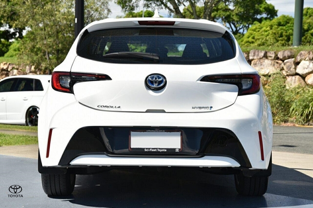 2024 Toyota Corolla Hatch Hybrid Ascent Sport image 5