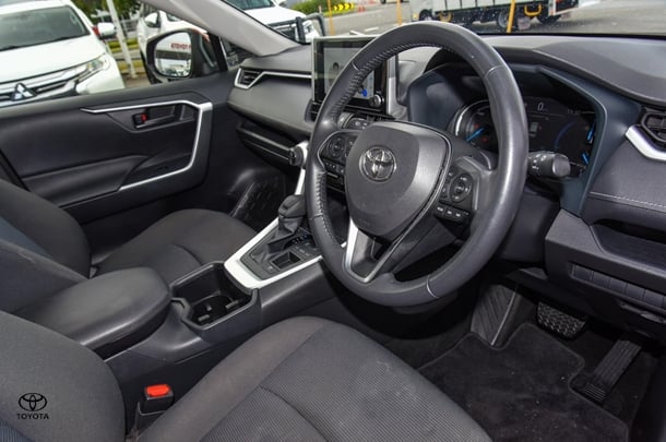 2023 Toyota Rav4 Hybrid GX image 17