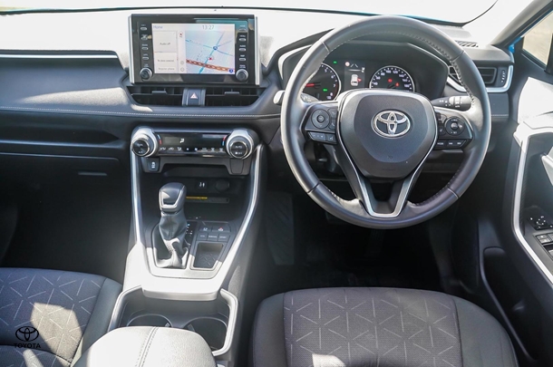 2019 Toyota RAV4 GXL image 7