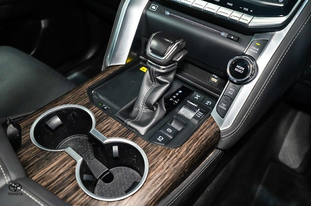 2022 Toyota Landcruiser Sahara image 28
