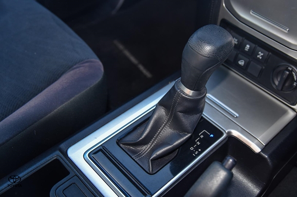 2019 Toyota Prado GX image 13