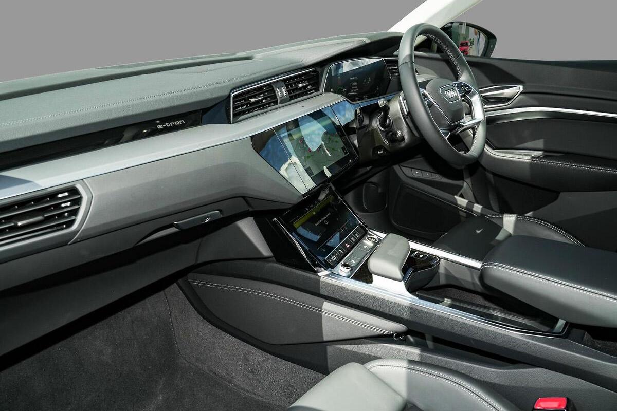 2025 Audi Q8 e-tron 55 Auto e-quattro MY25 image 6