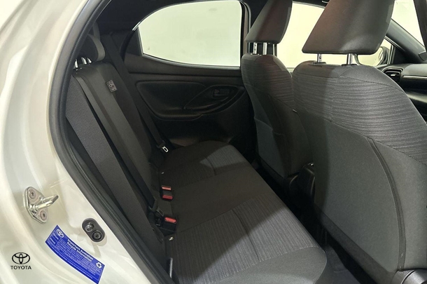 2023 Toyota Yaris Hybrid SX image 14