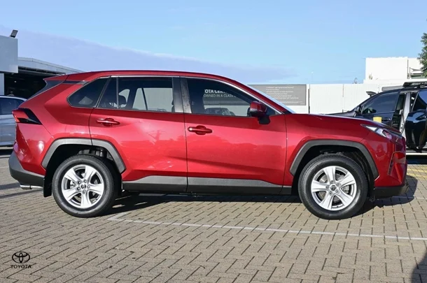 2019 Toyota RAV4 GX image 3