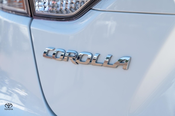 2020 TOYOTA Corolla Sedan Hybrid Ascent Sport image 23
