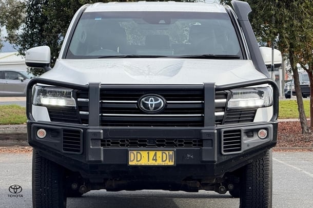 2022 Toyota LANDCRUISER GX image 2
