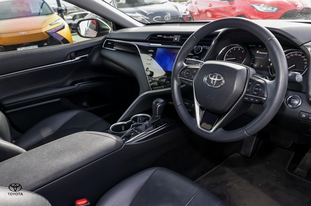 2018 Toyota CAMRY SL image 7