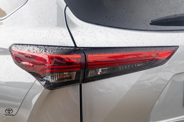 2021 Toyota KLUGER HYBRID GXL AWD image 18